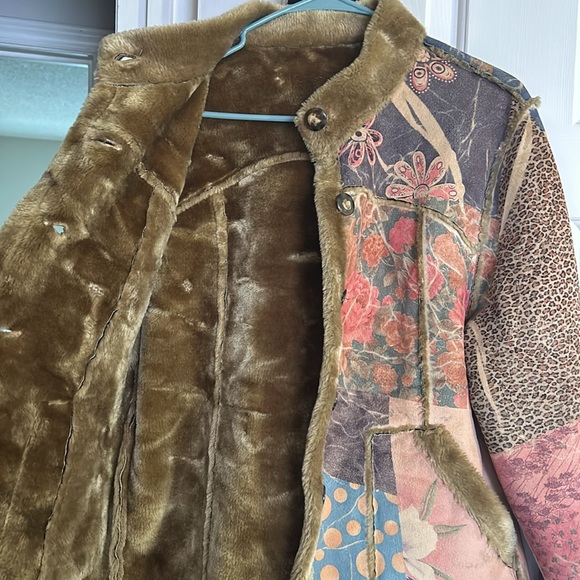 Coldwater Creek Women’s Faux Shearling Jacket size M/L Patchwork Print. - Picture 2 of 3